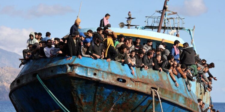 Εντείνεται η πίεση στην Κρήτη από τις μεταναστευτικές ροές (vid)