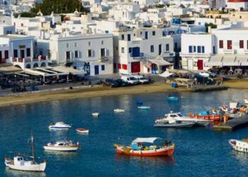Airbnb στην Ελλάδα: Φωτιά οι τιμές – Πέμπτη πιο ακριβή χώρα στην Ευρώπη, στα 250€ η μέση διανυκτέρευση
