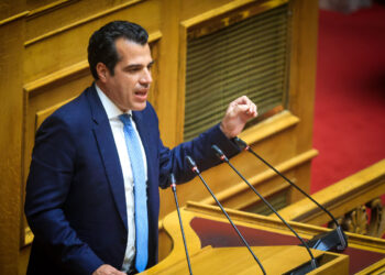 Βουλή: Υπερψηφίστηκε η τροπολογία για την αναστολή ασύλου με 177 «Ναι»