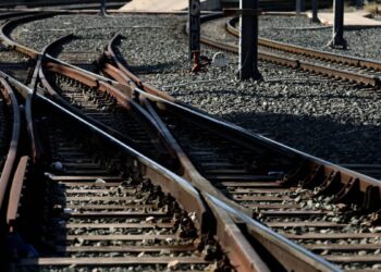 Βουλή: Κατατέθηκε το νομοσχέδιο για τον σιδηρόδρομο – Οι τρεις βασικοί πυλώνες