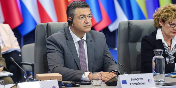 Τζιτζικώστας: 17 δισ. ευρώ από την Κομισιόν για την αναβάθμιση των μεταφορικών δικτύων