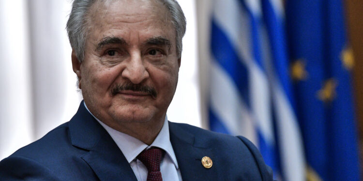Παρατηρητήριο εξουσίας: Με ποιους μιλάει ο Χαφτάρ στην Ελλάδα
