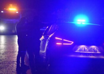 Συμπλοκή μεταξύ νεαρών τα ξημερώματα στην Πλατεία Υμηττού – Τρεις τραυματίες