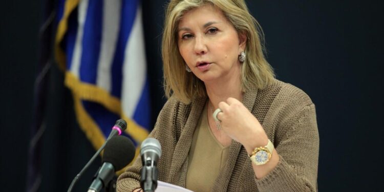 Κατηγορούμενος για εκβιασμό της Ζέττας Μακρή: Στο Αυτόφωρο ο «δημοσιογράφος» με τα προσημειωμένα – Σκληρή ανακοίνωση από την Ένωση Συντακτών