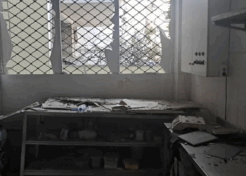 Θεσσαλονίκη: Ισχυρή έκρηξη σε πολυκατοικία στις Συκιές με δύο τραυματίες – Τρομοκρατική ενέργεια «βλέπει» η ΕΛ.ΑΣ.