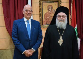Συνάντηση Δένδια με τον Πατριάρχη Αντιοχείας – Η προστασία των χριστιανικών πληθυσμών στο Λίβανο και τη Συρία στο επίκεντρο