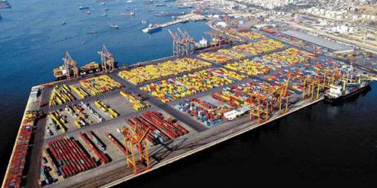 ΑΑΔΕ: Ενοποιούνται από 8 Σεπτεμβρίου τα τρία Τελωνεία Πειραιά