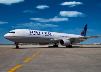 «Mayday, mayday»: Η στιγμή που πιλότος της United Airlines με 219 επιβάτες ζητά αναγκαστική προσγείωση