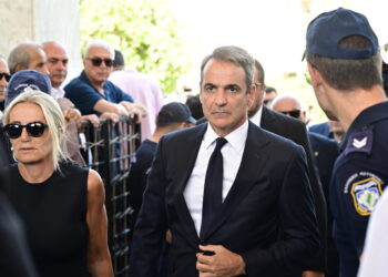 Λένα Σαμαρά: Ο τελευταίος αποχαιρετισμός- Φωτορεπορτάζ
