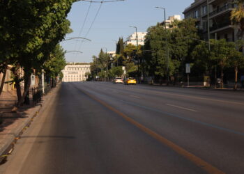 Άδειο το κέντρο της Αθήνας – Δείτε φωτογραφίες