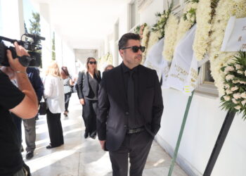 Το τελευταίο αντίο στον Δημήτρη Κωνσταντάρα στο Α’ Νεκροταφείο- ΦΩΤΟ