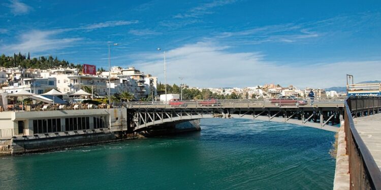 Χαλκίδα: Δόθηκε στην κυκλοφορία η παλιά γέφυρα