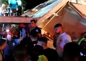 Σεισμός 6,1 Ρίχτερ στην Τουρκία: Κατέρρευσαν κτίρια  – Η δόνηση έγινε αισθητή και σε νησιά του Αιγαίου