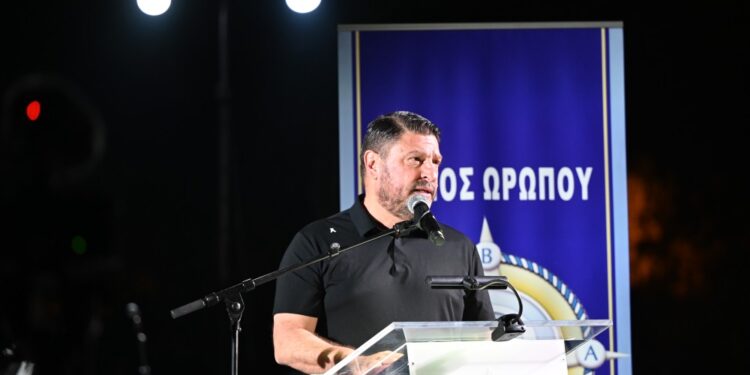 Νίκος Χαρδαλιάς: «Τιμούμε τον Μίκη Θεοδωράκη με σεβασμό και ευθύνη έχοντας ως παρακαταθήκη τις αξίες του για εθνική ομοψυχία και ενότητα»
