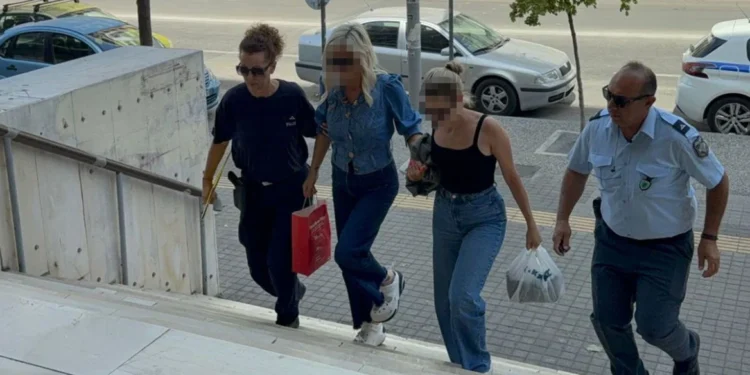 Θεσσαλονίκη: Στον εισαγγελέα η 45χρονη με την Porsche – «Αν οδηγούσε Lada δεν θα ήταν εδώ» είπαν οι δικηγόροι της