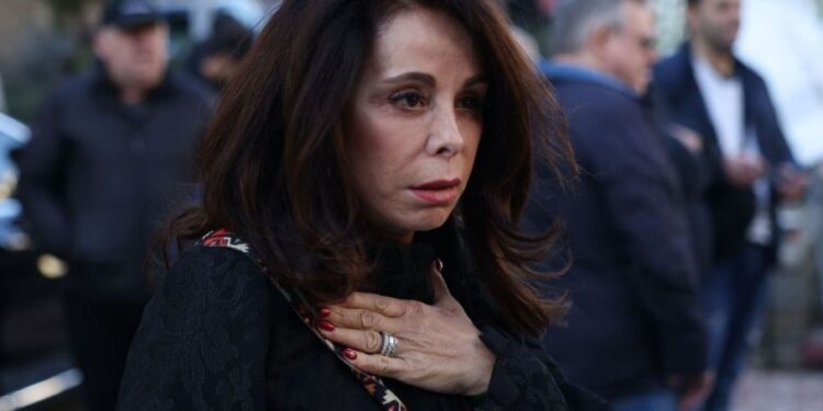 “Έφυγε μέσα στην αγκαλιά μου” – Συγκλονίζει η Βούλα Πατουλίδου, λίγες ημέρες μετά τον θάνατο του συζύγου της