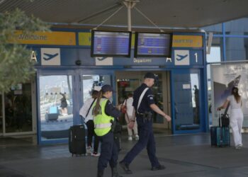 Συνελήφθη στο «Ελ. Βενιζέλος» Αυστραλός καταζητούμενος για υπόθεση ανθρωποκτονίας και εμπρησμού