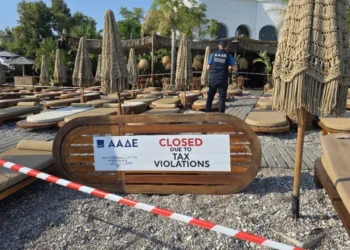 Ρόδος: Λουκέτο και πρόστιμο 10.500€ σε γνωστό beach restaurant για φοροδιαφυγή – Δεν έκοβε αποδείξεις για τις ομπρέλες