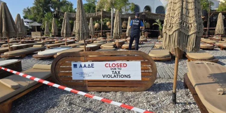 Ρόδος: Λουκέτο και πρόστιμο 10.500€ σε γνωστό beach restaurant για φοροδιαφυγή – Δεν έκοβε αποδείξεις για τις ομπρέλες