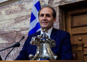 Ανακοπή καρδιάς υπέστη ο Απόστολος Βεσυρόπουλος – Μάχη των γιατρών να τον επαναφέρουν