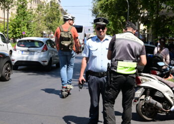 Συνεχίζονται οι έλεγχοι για μη χρήση κράνους – Περισσότερες από 3.000 παραβάσεις σε μία βδομάδα