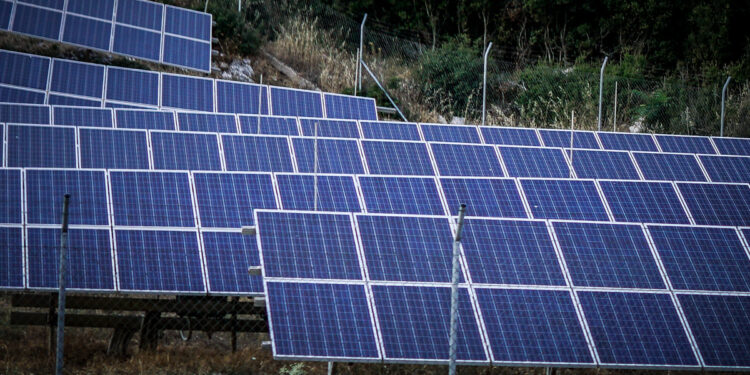ΔΕΗ: Στο 50% του δυναμικού παραγωγής οι ανανεώσιμες πηγές ενέργειας