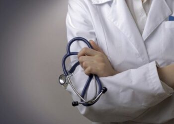 Λάρισα: Απολογήθηκε στον Ιατρικό Σύλλογο ο γιατρός που καταδικάστηκε για «φακελάκι» – Αναμένεται η απόφαση για παραπομπή στο Πειθαρχικό