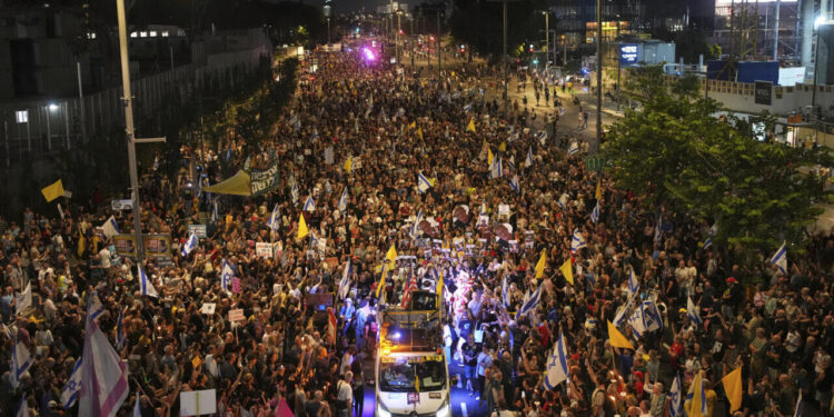 Ισραήλ: Δεκάδες χιλιάδες διαδηλωτές στους δρόμους του Τελ Αβίβ κατά του σχεδίου κατάκτησης της πόλης της Γάζας
