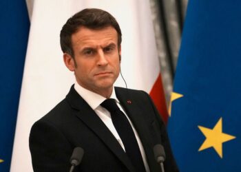 Εμ. Μακρόν: Δεν πρέπει να υπάρξει περιορισμός του μεγέθους του στρατού της Ουκρανίας σε περίπτωση συμφωνίας ειρήνης με τη Ρωσία