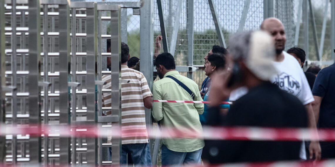 Παρατηρητήριο εξουσίας: Βιομηχανία πτήσεων μεταναστών