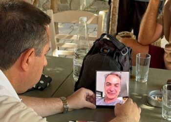 Επικοινωνία Μητσοτάκη με τον πρόεδρο Βολισσού – Άμεση καταγραφή των ζημιών από τις πυρκαγιές