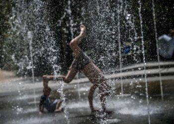 Meteo: Πιο ζεστός του φυσιολογικού ο Σεπτέμβριος στη ΝΑ Ευρώπη — Τι δείχνουν 400 σενάρια πρόγνωσης