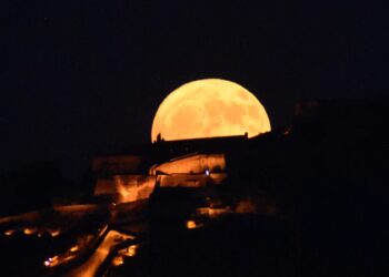«Φεγγάρι του Οξύρρυγχου»: Κορυφώνεται σήμερα η Πανσέληνος του Αυγούστου