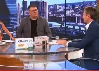 Υπουργός υπέστη εγκεφαλικό επεισόδιο ενώ έδινε συνέντευξη – Συγκλονιστικό βίντεο