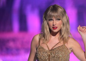 Taylor Swift: Ανακοίνωσε το 12ο άλμπουμ της με τίτλο “The Life of a Showgirl”