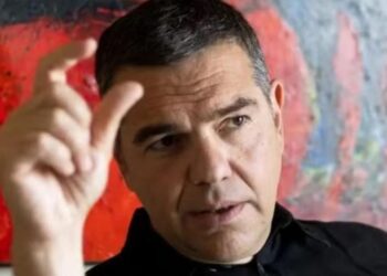 Αυγουστιάτικος Τσίπρας στην Le Monde: «Μου λείπει η ενεργός πολιτική και η επαφή με τους ψηφοφόρους»