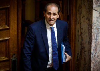 Στο Παπαγεωργίου μεταφέρεται ο Απόστολος Βεσυρόπουλος μετά από ανακοπή καρδιάς που υπέστη