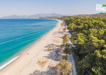 Η μεγαλύτερη παραλία της Ευρώπης βρίσκεται στην Ελλάδα και έχει μήκος 25 χιλιόμετρα