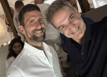 «Με τον Νόβακ στην Τήνο»: Η selfie του Κυριάκου Μητσοτάκη με τον Νόβακ Τζόκοβιτς