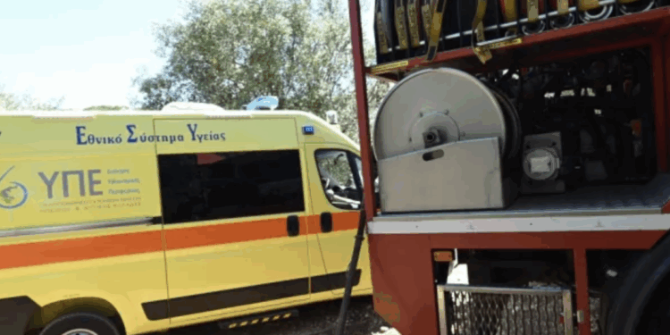 ΕΚΑΒ: 46 διακομιδές από τα πύρινα μέτωπα – Αυξημένη ετοιμότητα σε Αχαΐα, Πρέβεζα, Χίο και Αιτωλοακαρνανία
