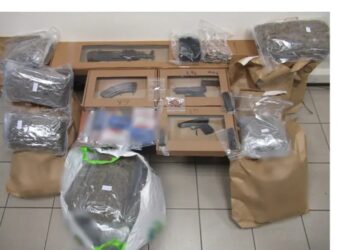 Όπλα, φυσίγγια, πυροκροτητές και πάνω από -27- κιλά κάνναβης εντοπίστηκαν από την ΕΛ.ΑΣ.
