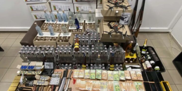 Εξάρθρωση Ε.Ο. για λαθρεμπόριο ποτών – Πάνω από 150.000 η ζημιά του Δημοσίου