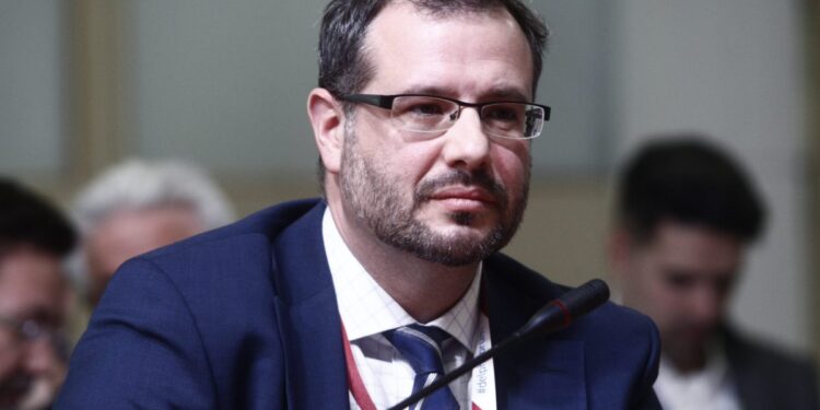 Ν.Τσάφος: «Η αποκλιμάκωση στη χονδρική πρέπει να περάσει στα τιμολόγια ρεύματος– Θα παρέμβουμε αν δεν υπάρξει μείωση»