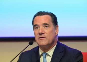 Άδωνις Γεωργιάδης:  Με καρότο και μαστίγιο προς τους Διοικητές του ΕΣΥ