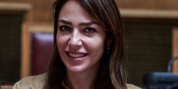 Δόμνα Μιχαηλίδου: Ξεκινά η β’ φάση του προγράμματος «Προσβασιμότητα κατ’ οίκον»
