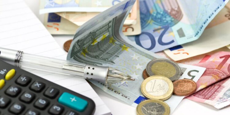 «Φορο-ανάσα 2026»: Ποιοι κερδίζουν έως 5.000€ το χρόνο – Οι μεγάλες αλλαγές για νέους, οικογένειες και επαγγελματίες