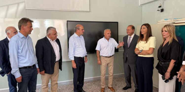 Σ. Ζαχαράκη από Θεσσαλονίκη: Σε τέσσερα χρόνια θα έχουν ανακαινιστεί πάνω από 2.500 σχολεία