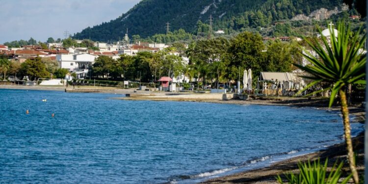 Καμένα Βούρλα: Πάνω από 2 εκατ. κολοβακτηρίδια σε 100 ml νερό (vid)