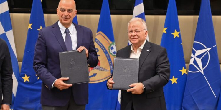 Υπογραφή Μνημονίου Συνεργασίας του ΥΠΕΘΑ με το «Χαμόγελο του Παιδιού»