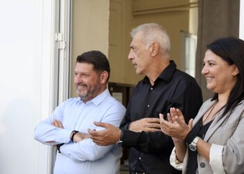 Στον Αγιασμό του 1ου Δημοτικού Δραπετσώνας και του 7ου Γυμνασίου Πειραιά παραβρέθηκε ο Περιφερειάρχης Αττικής
